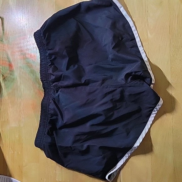 NIKE Women's Dry Fit Running shorts - Picture 2 of 2